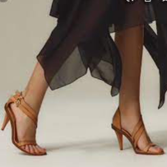 CHLOE BEIGE SHOE - Picture 14 of 15